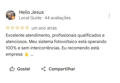 Foto do cliente Hélio, satisfeito com a instalação de energia solar realizada pela TecnoSolar no bairro de Pirajá, Salvador.